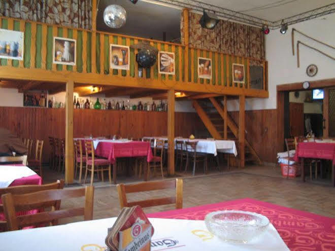 Pension U Kastanu Karlovy Vary Kültér fotó